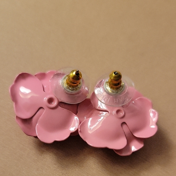 Joan Rivers Classics Collection White and  Pink Flower Brooch And Earring  Set - Picture 10 of 10